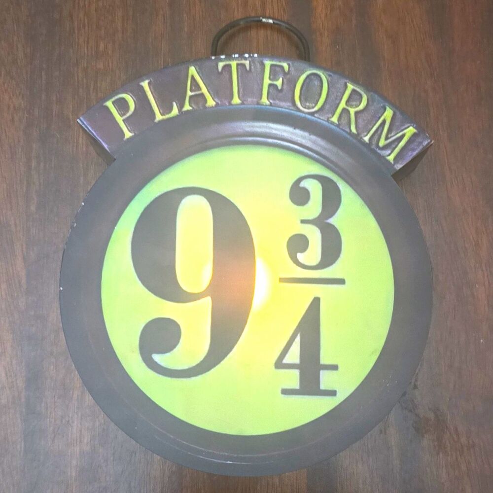Harry Potter Platform 9 3/4 Wall Plaque - Fantasy Franchise Decor